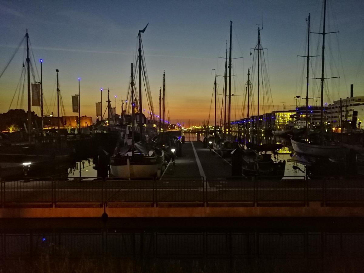 Familien Fewo Wohnung 1 Mit Kinder Spielecke Erdgeschoss An Der Muhle Am Wochenmarkt Bremerhaven Dış mekan fotoğraf